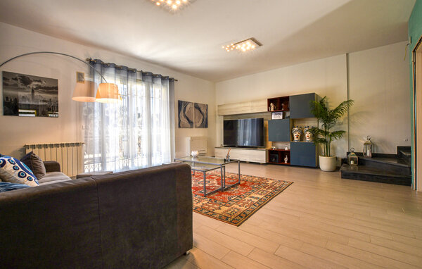 Holiday Home - San Giovanni La  Punta , Italy - ISC622 4