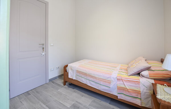 Appartamento - Piano di Mommio , Italia - ITD052 602