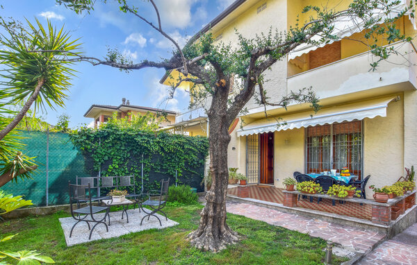 Holiday Home - Forte dei marmi , Italy - ITD071 1
