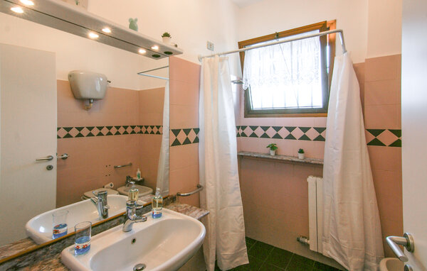 Appartamento - Marina di Massa , Italia - ITD074 701