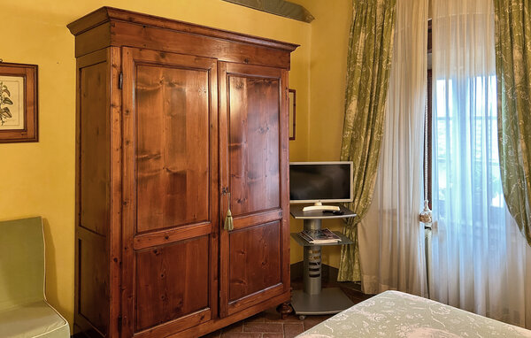 Holiday Home - Capraia e Limite , Italy - ITF365 608