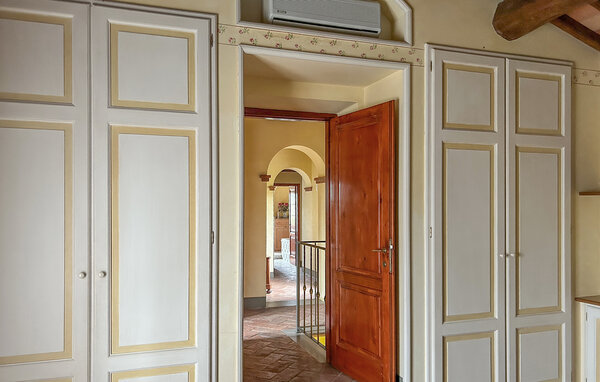 Holiday Home - Capraia e Limite , Italy - ITF365 504