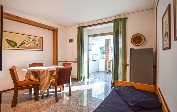 Apartment - Barga , Italy - ITL001 302