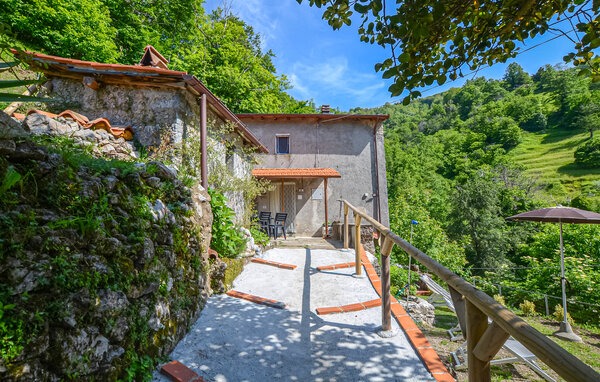 Domy wakacyjne - Palagnana , Wlochy - ITL046 81