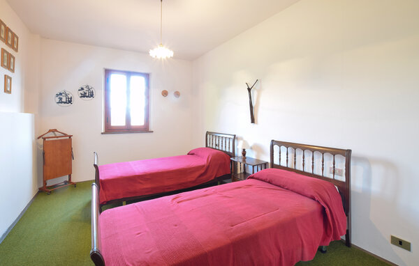Holiday Home - Villa Collemandina , Italy - ITL049 602