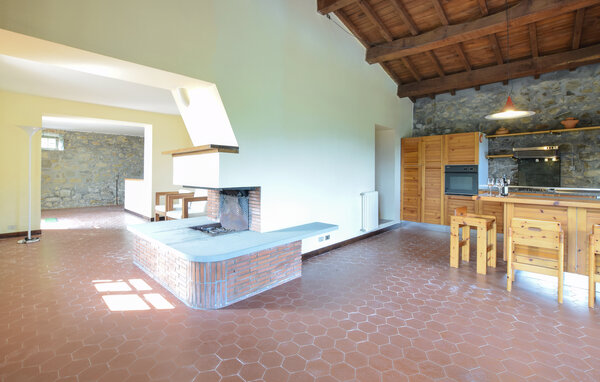 Holiday Home - Villa Collemandina , Italy - ITL049 6