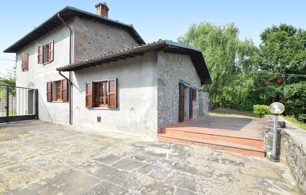 Holiday Home - Villa Collemandina , Italy - ITL049 81