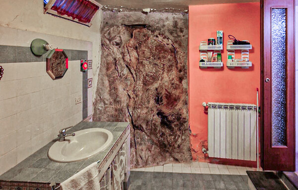 Holiday Home - Levigliani , Italy - ITL050 702