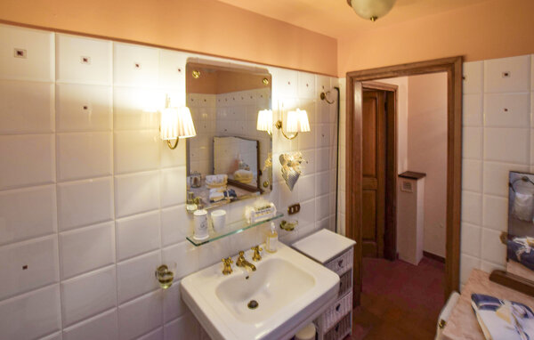 Casa vacanze - Gioviano , Italia - ITL056 701