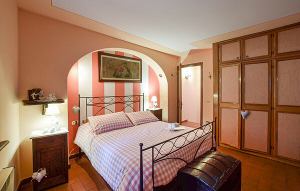 Casa vacanze - Gioviano , Italia - ITL056 602