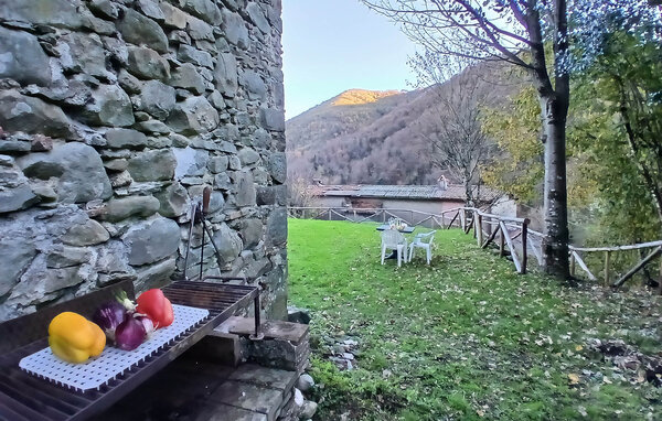 Holiday Home - Pescaglia , Italy - ITL060 801