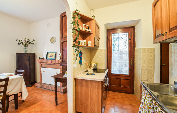Holiday Home - Pescaglia , Italy - ITL060 5