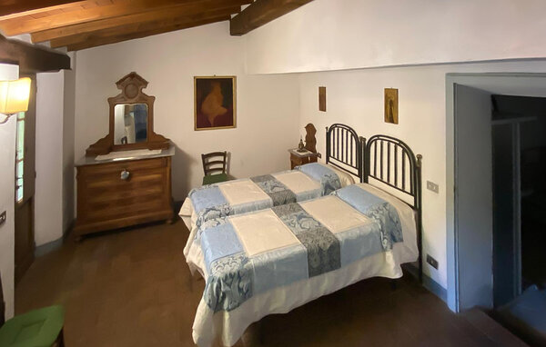 Holiday Home - Villa Collemandina , Italy - ITL063 604
