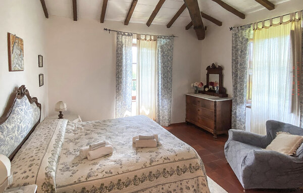 Holiday Home - Villa Collemandina , Italy - ITL064 7