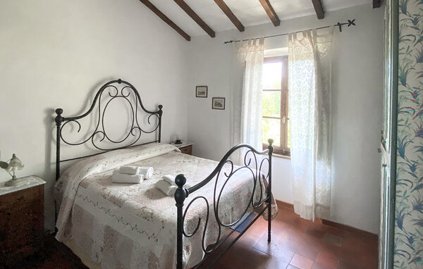 Holiday Home - Villa Collemandina , Italy - ITL064 601