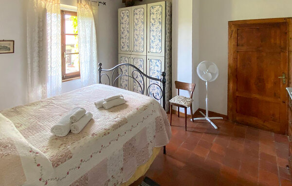 Holiday Home - Villa Collemandina , Italy - ITL064 602