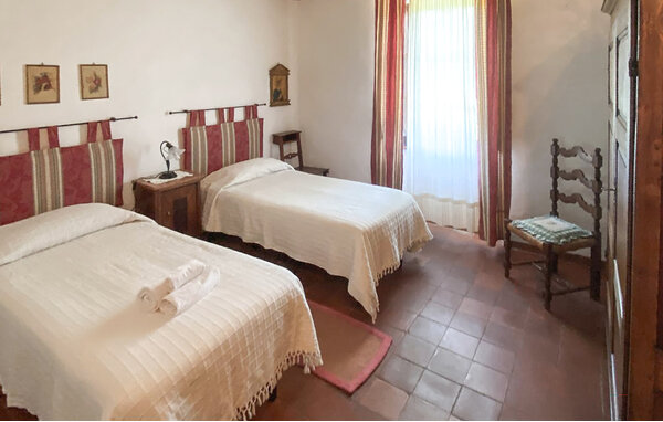 Holiday Home - Villa Collemandina , Italy - ITL064 603