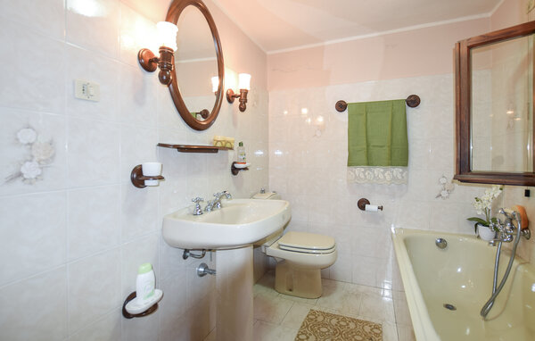 Holiday Home - Fabbriche di Vallico , Italy - ITL065 701