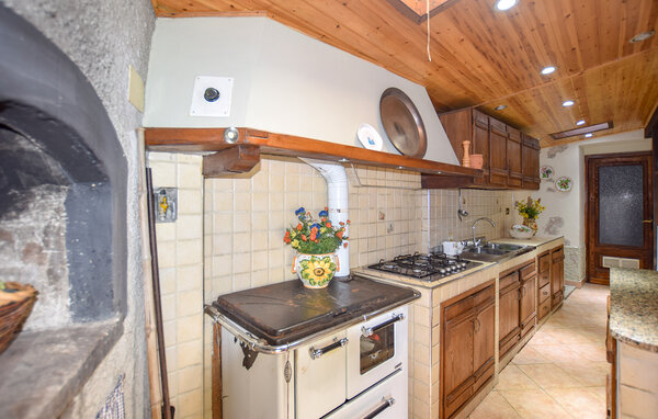 Holiday Home - Fabbriche di Vallico , Italy - ITL065 402
