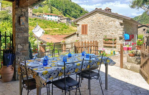 Holiday Home - Fabbriche di Vallico , Italy - ITL065 2