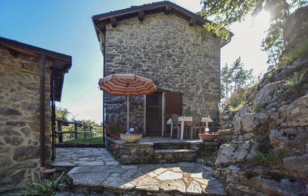 Holiday Home - Fabbriche di Vallico , Italy - ITL067 84