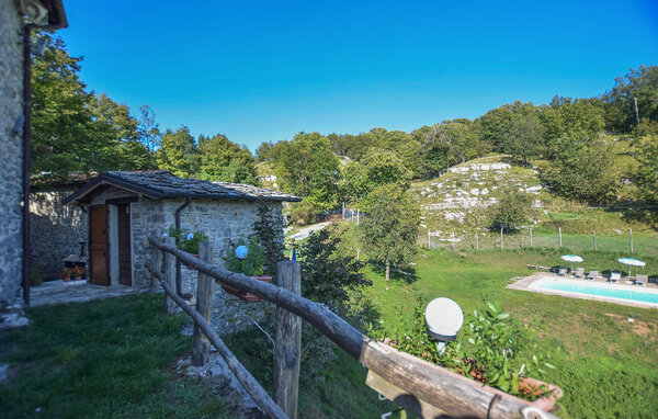 Holiday Home - Fabbriche di Vallico , Italy - ITL067 101