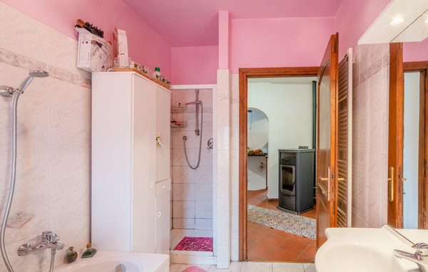 Holiday Home - Minucciano , Italy - ITL648 703