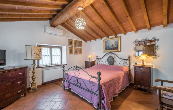 Holiday Home - Casole d'Elsa , Italy - ITS092 601