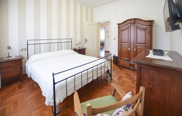 Feriehuse - Pistoia , Italien - ITT013 606