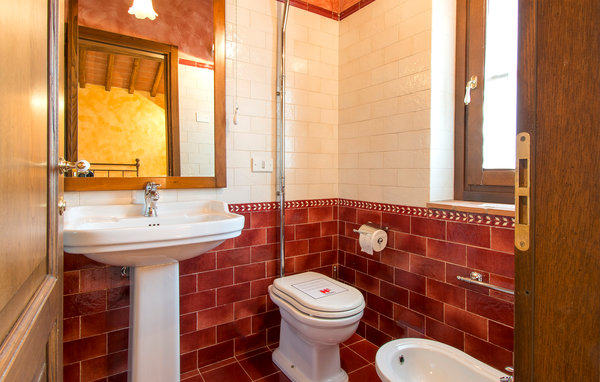 Semesterhus - Serravalle Pistoiese , Italien - ITT240 702