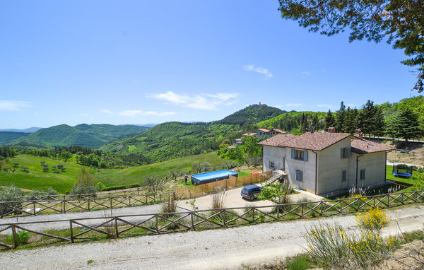 Apartment - Monte S.Maria Tiberina , Italy - IUN005 1