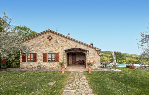 Holiday Home - Monte Santa Maria Tiberina , Italy - IUN027 81
