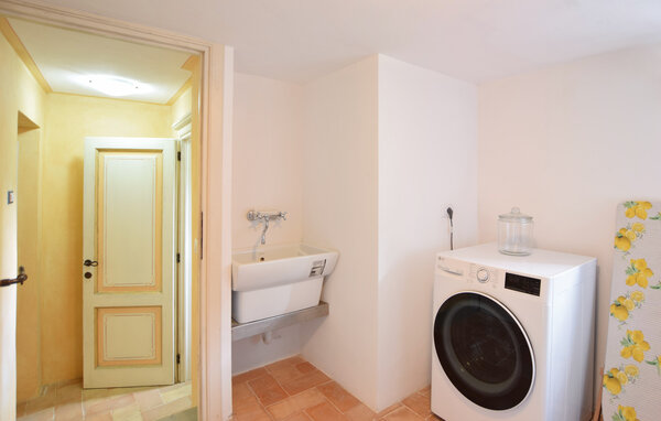 Holiday Home - Monte Santa Maria Tiberina , Italy - IUN028 705