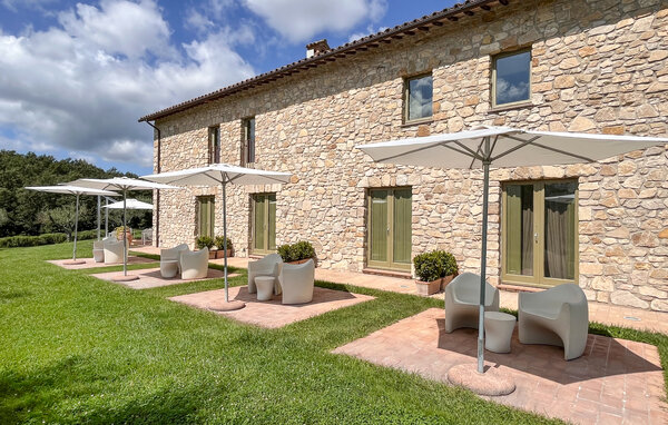 Domy wakacyjne - Todi , Wlochy - IUO027 83