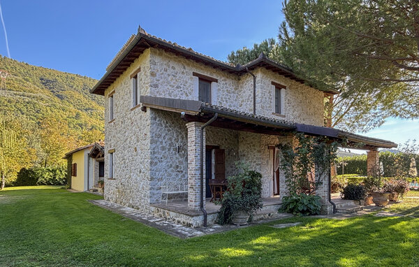 Semesterhus - Ferentillo , Italien - IUS016 82