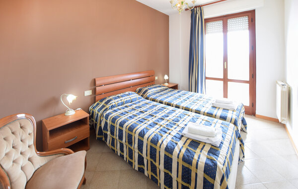 Apartamento - Tuoro sul Trasimeno , Italia - IUT017 602