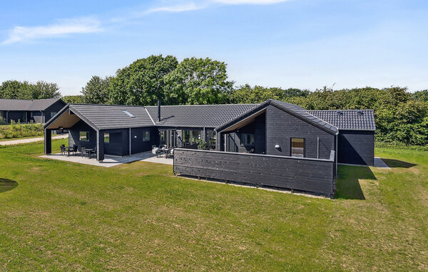 Semesterhus - Marielyst , Danmark - K11011 1