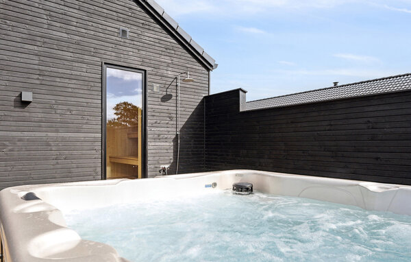 Semesterhus - Marielyst , Danmark - K11011 101