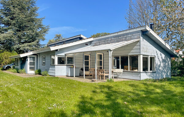 Genießen Sie in diesem Ferienhaus den einzigartigen Blick aufs Wasser direkt vom gemütlichen Wohnzimmer aus.

Ihr Ferienhaus empfängt Sie mit einer friedlichen Lage direkt an der Küste. Beginnen S..