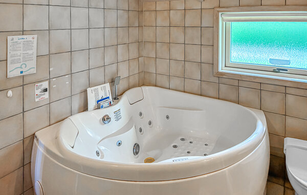 Semesterhus - Marielyst , Danmark - K12115 701