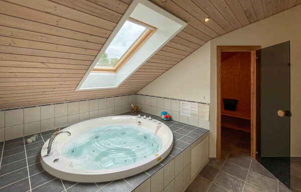 Semesterhus - Marielyst , Danmark - K13212 701
