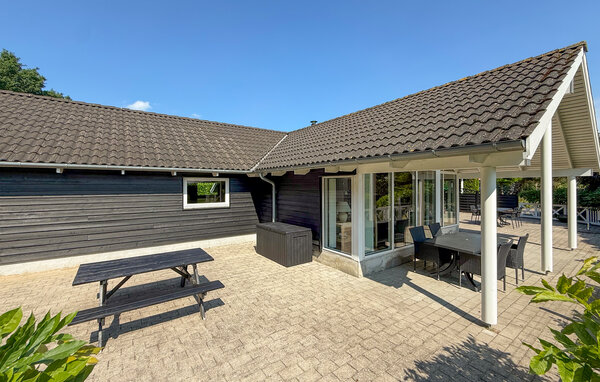 Semesterhus - Marielyst , Danmark - K13212 102