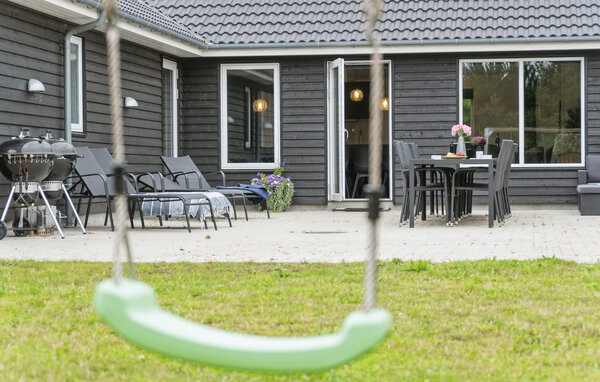 Semesterhus - Marielyst Strand , Danmark - K16612 807