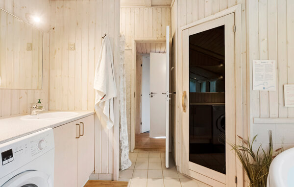 Semesterhus - Marielyst , Danmark - K16710 701