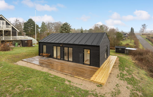 Modernes und lichtdurchflutetes Ferienhaus in Strandnähe.

Dieses moderne Haus heißt Sie in Bakkebølle Strand willkommen. Im hellen Inneren des Haues können Sie mit Ihrer Familie ankommen und sich..