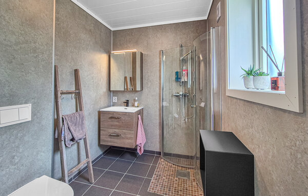 Semesterhus - Bremnes , Norge - N18641 701
