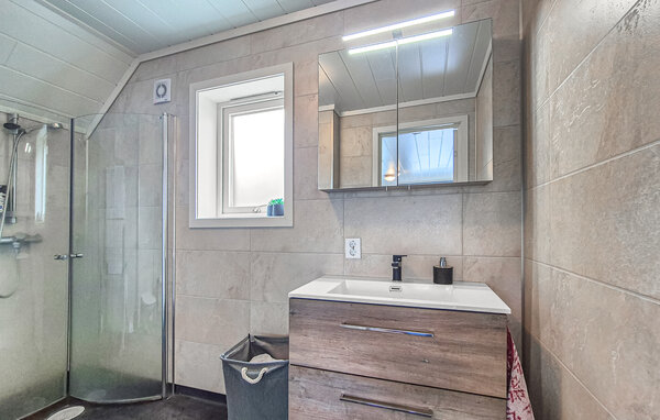 Semesterhus - Bremnes , Norge - N18641 702