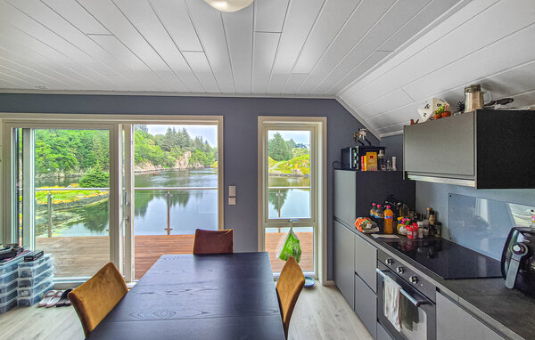 Semesterhus - Bremnes , Norge - N18641 6