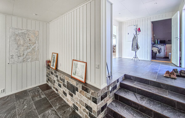 Holiday Home - Kråko/Fitjar , Norway - N18657 502