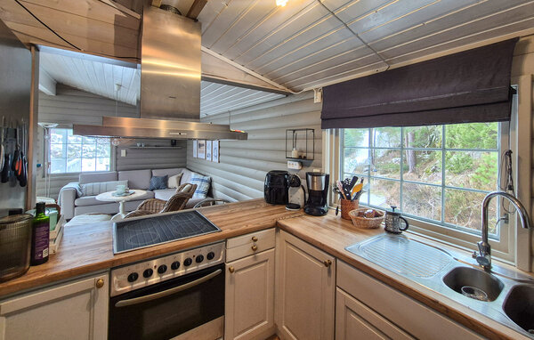 Semesterhus - Borgundøy , Norge - N18737 401